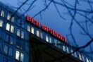 Der Spiegel: Σε διαθεσιμότητα δύο στελέχη του ύστερα από το σκάνδαλο των fake news