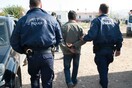 Λαμία: 16 συλλήψεις για ναρκωτικά - Μέλος της σπείρας έπεσε στο κενό από το κτίριο της αστυνομίας