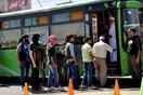Συρία: Αντάρτες και οι οικογένειές τους αποχωρουν από συνοικία της Χομς