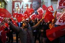 Ανεξάρτητη έρευνα για παρατυπίες στο τουρκικό δημοψήφισμα ζητά η Κομισιόν