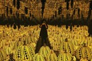 Γλυπτό της Yayoi Kusama καταστράφηκε από επισκέπτη που προσπαθούσε να βγάλει selfie