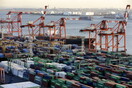 Με εγκλωβισμό προϊόντων σε λιμάνια απειλεί τις βρετανικές εξαγωγές το άτακτο Brexit