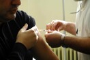 Διαψεύδει ο ΦΣΑ έλλειψη αντιγριπικών εμβολίων: Εξαντλήθηκαν γιατί έχει ολοκληρωθεί ο εμβολιασμός