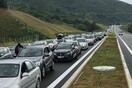 Η κυβέρνηση απαντά στην κριτική που δέχτηκε για το πασχαλινό μποτιλιάρισμα στους αυτοκινητοδρόμους