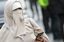Γερμανία: Οδηγός λεωφορείου αντιμέτωπος με βαρύ πρόστιμο επειδή αρνήθηκε την επιβίβαση γυναίκας που φορούσε νικάμπ