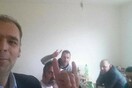 Ξάνθη: Προς διαγραφή περιφερειακός σύμβουλος του ΠΑΣΟΚ που εμφανίζεται να κάνει το σήμα των Γκρίζων Λύκων