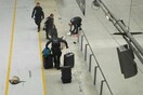 Πανικός στο Παρίσι από άντρα που κουβαλούσε μαχαίρι