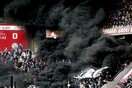 «Βόμβα καπνού» στο ματς Αϊντχόφεν - Άγιαξ έστειλε 15 άτομα στο νοσοκομείο (ΒΙΝΤΕΟ)
