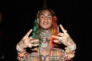 Ένοχος για 9 εγκλήματα δήλωσε ο ράπερ Tekashi 6ix9ine, ανάμεσά τους και απόπειρα φόνου