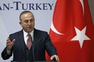 Ο Τσαβούσογλου διαμηνύει ότι θα κάνει τη συγκέντρωση στη Γερμανία, παρά την απαγόρευση