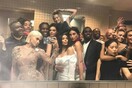 Χαμός για ένα τσιγάρο και μια selfie στο μπάνιο- Οι Καρντάσιανς σπάνε τον κανόνα για την πιο viral selfie του ΜΕΤ