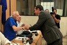 Γλέζος:«Κι αν πεθάνω θα σας κυνηγάει η ύπαρξή μου» - To αμήχανο γέλιο του Τσίπρα