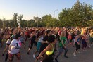 Εκατοντάδες Θεσσαλονικείς χόρεψαν Zumba στη Νέα Παραλία - BINTEO