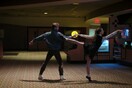 Χορεύοντας σ' ένα άδειο σινεμά το ξημέρωμα μιας Κυριακής στο Manhattan