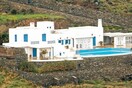 Η Εισαγγελία Διαφθοράς ξεκίνησε έρευνα για την πώληση αυτού του ακινήτου του Γιάννου Παπαντωνίου στη Σύρο