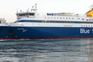 Στο λιμάνι της Σύρου προσέκρουσε το "Blue Star Naxos"