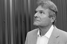 Πέθανε ο συγγραφέας του μυθιστορήματος «Δέντρο από Καπνό», Ντένις Τζόνσον