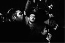 Το Παρίσι πανηγυρίζει το θρίαμβο Μακρόν - 30 φωτογραφίες από τη μεγάλη γιορτή στο Λούβρο
