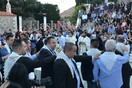 13 νονοί και 13 κουμπάροι - Κρητικός γάμος και βάφτιση για ρεκόρ Γκίνες