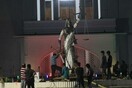 Μπαγκλαντές: Οι αρχές κατέστρεψαν άγαλμα της θεάς Θέμιδας υπό την πίεση των ισλαμιστών