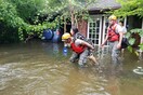 Εκκενώνονται περιοχές στο Χιούστον μετά το πέρασμα του Χάρβεϊ - Πέντε νεκροί από τον τυφώνα