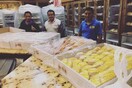 Υπάλληλοι φούρνου παγιδεύτηκαν λόγω του τυφώνα οπότε έφτιαξαν εκατοντάδες καρβέλια ψωμιού για τους πληγέντες