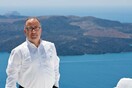 Απίστευτη έκκληση του δημάρχου Σαντορίνης: Υιοθετήστε έναν εκπαιδευτικό