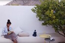 Η ταλαντούχα αρχιτέκτονας Ηλιάνα Κερεστετζή ξεναγεί το Monocle σε ένα ωραίο σπίτι στη Σέριφο