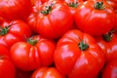 Γιαούρτια και τομάτες κατασχέθηκαν στον Πειραιά