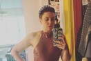 Η Lena Dunham με latex κορμάκι και ένα εκνευρισμένο, σχεδόν υβριστικό μήνυμα ανακοινώνει το επόμενο τηλεοπτικό της βήμα