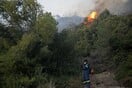 Ολονύκτια μάχη πυροσβεστών και κατοίκων για να τεθεί υπό έλεγχο η πυρκαγιά στην Κασσάνδρα