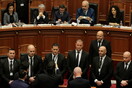 Με παραιτήσεις βουλευτών κλιμακώνεται η πολιτική κρίση στην Αλβανία