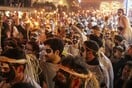 Oι εντυπωσιακές Λαμπαδηφορίες στη Νάξο - Χιλιάδες άνθρωποι στο ιδιαίτερο καρναβάλι του νησιού