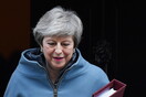 Αναβολή στο Brexit θα ζητήσει η Μέι