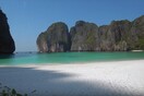 Maya Bay: Ο παράδεισος που κανείς δεν μπορεί ν' αγγίξει πια