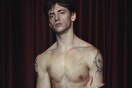 Σεργκέι Πολούνιν: O χορευτής που απολύθηκε για ομοφοβικές δηλώσεις ξεκινά παραστάσεις στη Γερμανία