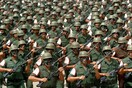 Βενεζουέλα: Πάνω από 150 στρατιωτικοί λιποτάκτησαν και πέρασαν στην Κολομβία