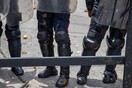 Κίτρινα Γιλέκα: Έριξαν βόμβες κοπράνων στους αστυνομικούς