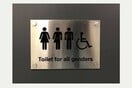 Γερμανία: Αντιδράσεις για τα σατιρικά σχόλια της αρχηγού του CDU για τις τουαλέτες ουδέτερου φύλου