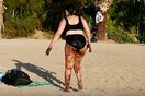 Η απάντηση του φωτογράφου στην Αυλωνίτου για τα περί photoshop στην εικόνα της γυναίκας με την πίσσα