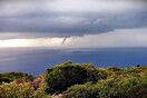 Εντυπωσιακές φωτογραφίες και βίντεο από τον υδροστρόβιλο στη Ζάκυνθο