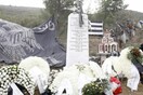 Οπαδοί της ΑΕΛ βεβήλωσαν το μνημείο για τους νεκρούς του ΠΑΟΚ στα Τέμπη