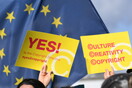 Ευρωκοινοβούλιο: Ψηφίστηκε η οδηγία για τα πνευματικά δικαιώματα - Τι θα αλλάξει στο Ίντερνετ