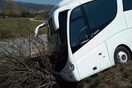 Τουριστικό λεωφορείο στην Κομοτηνή προσέκρουσε σε προστατευτικές μπάρες