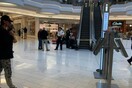 ΗΠΑ: Αγόρι 5 ετών έπεσε από μπαλκόνι σε εμπορικό κέντρο - Κατηγορούν 24χρονο πως το πέταξε