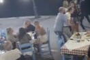 Η στιγμή που ο υπεύθυνος εστιατορίου στην Κρήτη σώζει πελάτη από πνιγμό