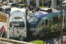 Σύγκρουση συρμού με λεωφορείο στη Λιοσίων: Οι πρώτες εικόνες