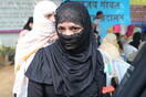 Ινδία: Καταργείται το «αυτόματο διαζύγιο» των μουσουλμάνων - Τέλος σε μια αμφιλεγόμενη παράδοση αιώνων