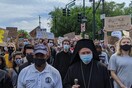 Αρχιεπίσκοπος Αμερικής: Άκουσα τη φωνή της συνείδησής μου - Έβαλα την μάσκα μου και πήγα στην πορεία για τον Τζορτζ Φλόιντ