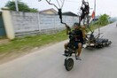 Οι απίθανα «πειραγμένες» βέσπες των Rebel Riders της Ινδονησίας